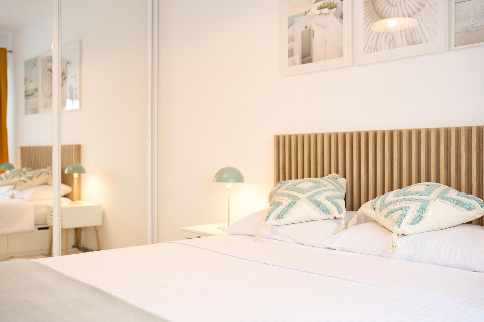 Moon Plaza Deluxe Studios Bucureşti Eksteriør bilde